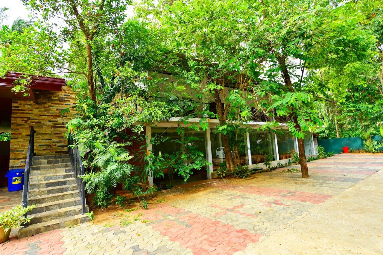 Ariya Rest & Ayurveda Spa Полоннарува Экстерьер фото